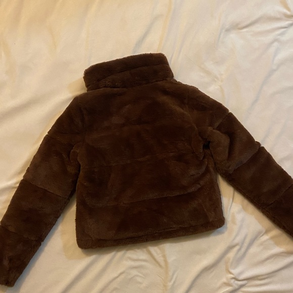 COPY - A&F Faux Fur Mini Puffer - Picture 5 of 6